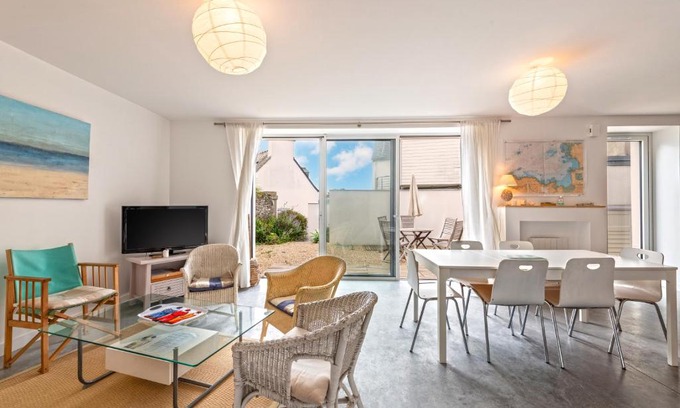 Locquirec House | Grande maison sur le port