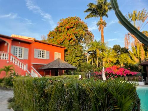 La Riviere Saint-Louis House | Grande Villa et Bungalows dans un Jardin créole avec Piscine et Vue Panoramique