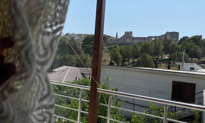 Berat House | Grandfather Apartment just 100m from Berat Castle