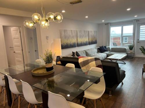 Desjardins Apartment | Grandiose Traverse au Chateau