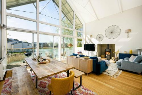 Cirencester House | Grayling House HM28 Lower Mill The Cotswolds