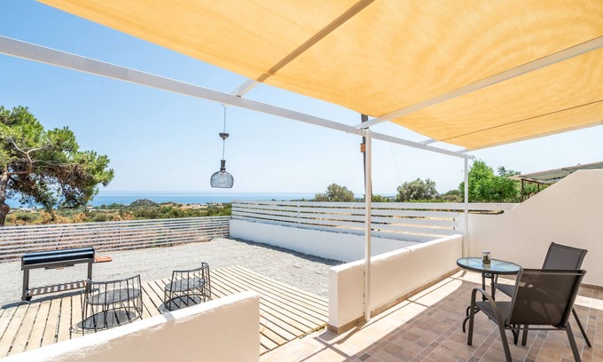Kiotari Apartment | Gre Apartment 1klm from the beautiful Kiotari Beach!