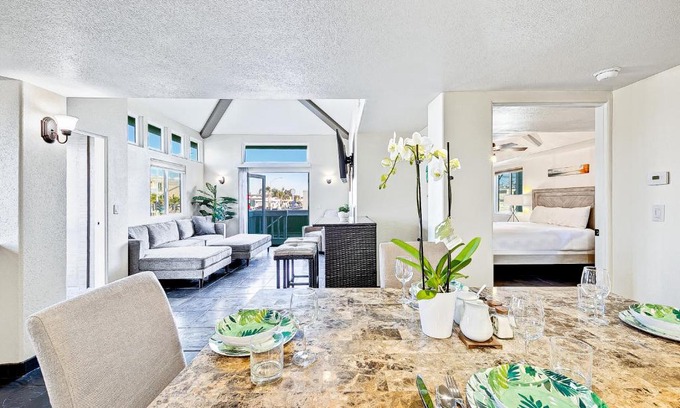 West Newport House | Great Balboa Penninsula Home II