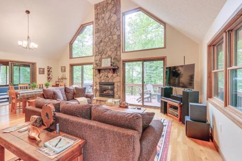 Great Cacapon House | Great Cacapon Mtn Cabin with Private Hot Tub and Views