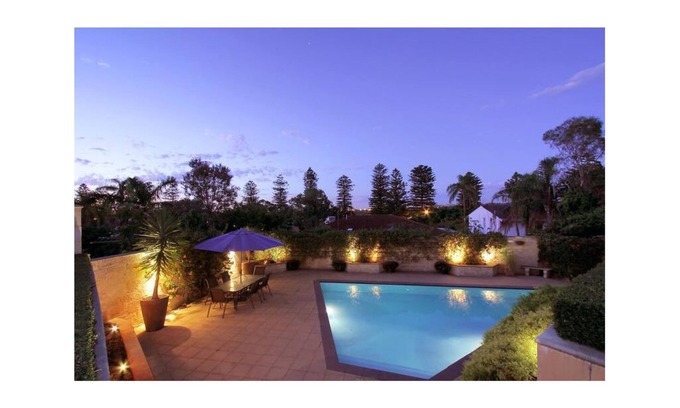 West Leederville House | Great disc for long stays! Your unique oasis - nKing Bed, FAB WIFI, free parking