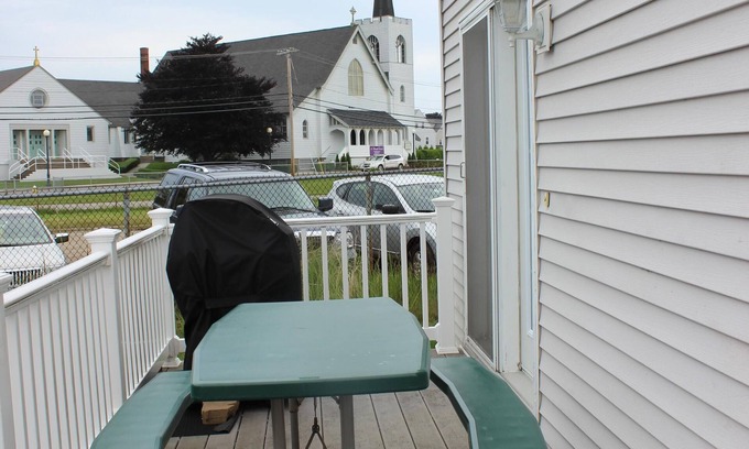 Hampton House | Great Family Home available for short term Winter rental through March 2024!