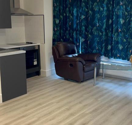West Ealing Apartment | Great ground floor studio in ealing