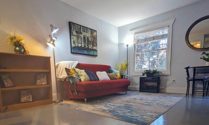 Charlotte Condo | Great location by Bojangles Coliseum 2 bed/parking