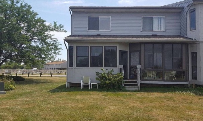 Oak Harbor Condo | Great place for fisherman and bird watchers