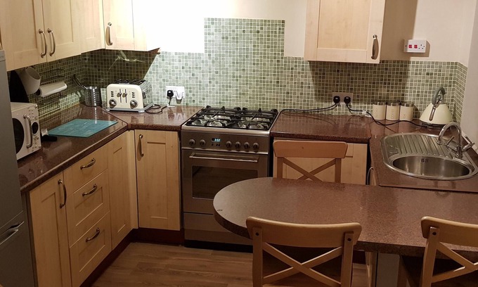 Oldham House | Greater Manchester Immaculate Cozy Home