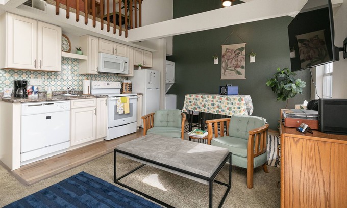 Table Rock Condo | Green Meadow Getaway