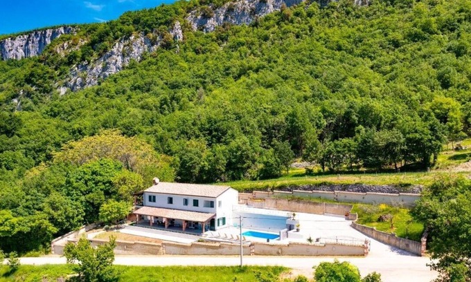 Lupoglav House | Green Oasis Villa Kristina