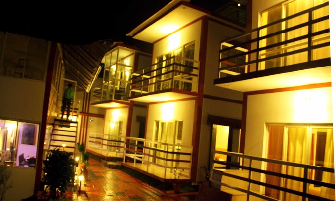 Chithirapuram Hotel | Green Trees Munnar