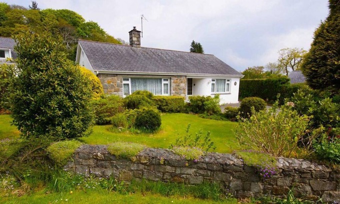 Llanbedrog Cottage | Greenacres - Two Bedroom Cottage, Sleeps 4