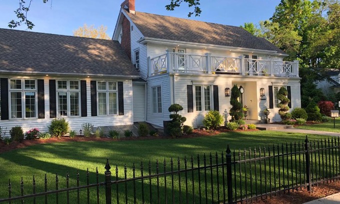 Old Town Historic District Bed & Breakfast | Greenview Manor, Luxury Bed & Breakfast