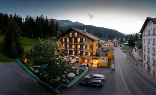 Parpan Hotel | Grischalodge das Hotel mit Bergblick seit 1929 - schlicht, preiswert und mit einem touch Nostalgie