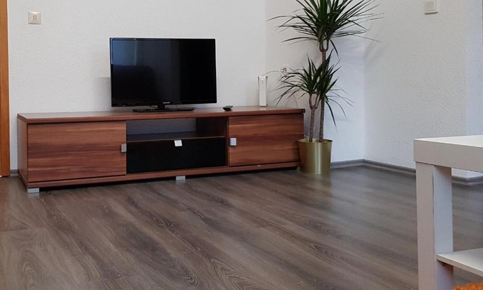 Laar Apartment | Große Ferienwohnung an der Rheinpromenade three