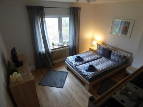 Wilhelmshaven Apartment | Große Ferienwohnung Genius mit Garten