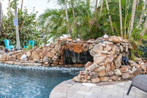 Bradenton House | Grotto Pool House, 3 bed, 2 bath, IMG 3 miles, AMI
