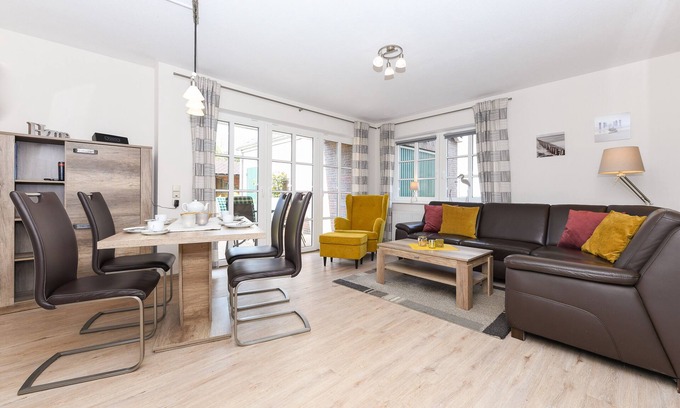 Carolinensiel Apartment | Ground floor, free wifi, bed linen included, top location,
