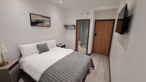 Walworth Hotel | Grove Inn