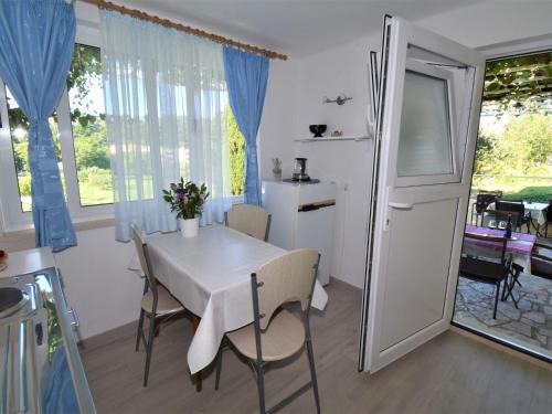 Srebreno Apartment | Guest House Kanjuo - Studio Apartment with Terrace and Garden View