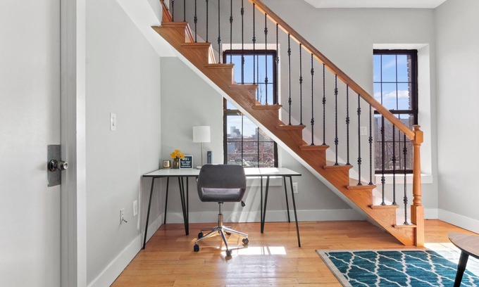 Bushwick Bed & Breakfast | Guest Room Near Williamsburg
