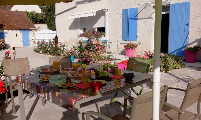 Onzain House | GUEST ROOMS IN BEAUTIFUL RESTORED HOUSE with 3 BEDROOMS - 5 beds - 12 pers