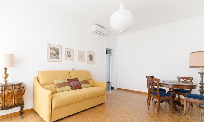 Zona Solari Apartment | GuestHost - M4 California Bright Apartment