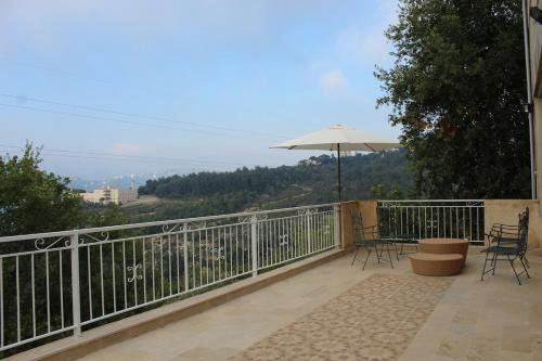 Kfardebian Villa | Guesthouse in a countryside
