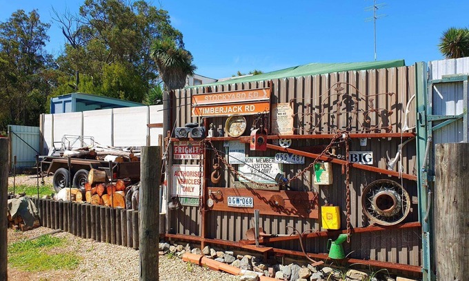 Nowa Nowa Bed & Breakfast | Guesthouse on the Gorge,nTwo Bedrooms sleeps up to sixnSuper close to Rail Trail