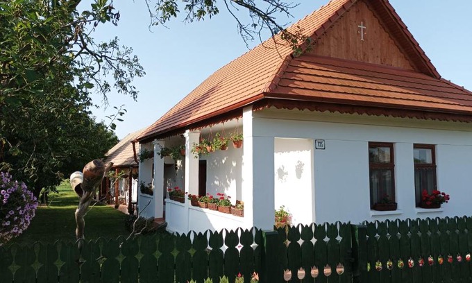 Kosihy nad Iplom Apartment | Guesthouse Tulipán Vendégház