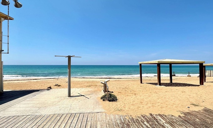 Nahariya Hotel | Gugel Waves Apartments HaAliya 75