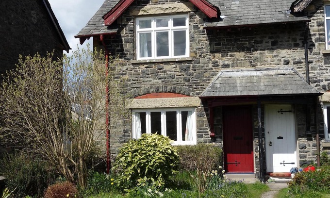 Sedbergh Cottage | Guldrey Terrace - Stone built cottage, away from the road within Sedbergh
