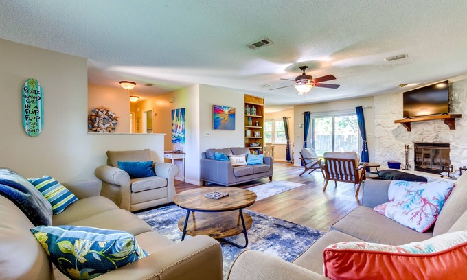 Gulf Breeze House | Gulf Breeze Oasis w/Patio, Grill & Beach Chairs