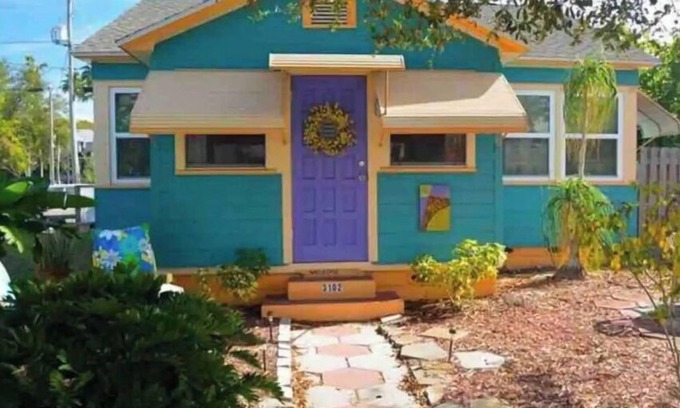 Gulfport Cottage | Gulfport Cottage STEPS to Beach & Restaurants