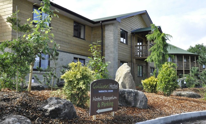Warrington Hotel | Gulliver's Hotel