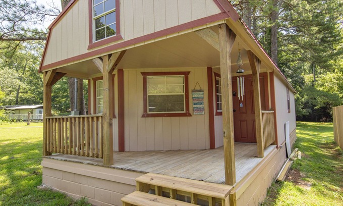 Groveoak Cabin | GUNTERSVILLE LAKE, WATERFRONT BOAT RAMP PRIVATE COMMUNITY GATED BOAT RAMP ALSO!