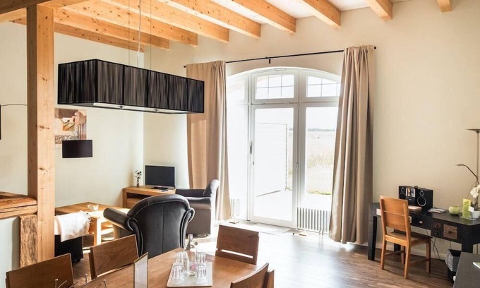 Geelbyholz House | Gut Royum - Strohlager
