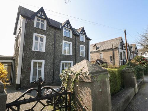 Criccieth Apartment | Gwel Y Castell Castle View
