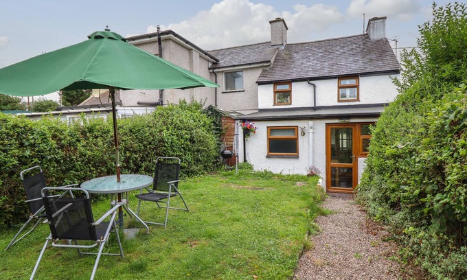 Bodorgan Cottage | Gwenallt