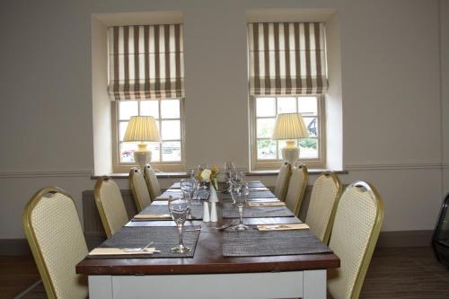 Nefyn Hotel | Gwesty Nanhoron Arms Hotel