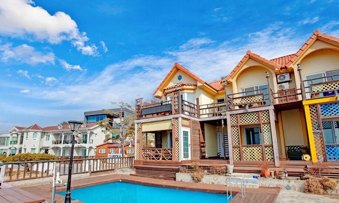 Gyeongju Condo | Gyeongju B House Pension