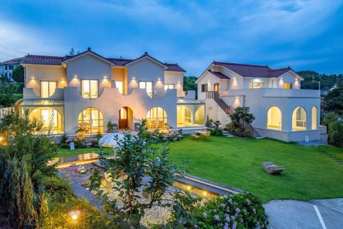 Gyeongju Villa | Gyeongju Casa Mellow Kids Pool Villa