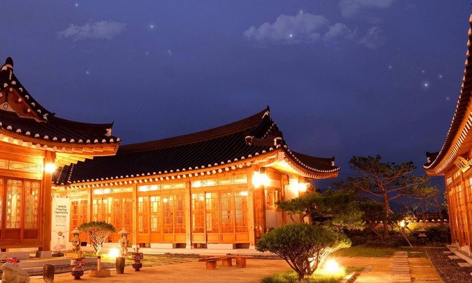 Gyeongju Hotel | Gyeongju Hwangnamkwan Hanok Hotel