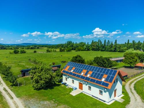 Gyulakeszi House | Gyulavezér Lovasbirodalma Vendégháza