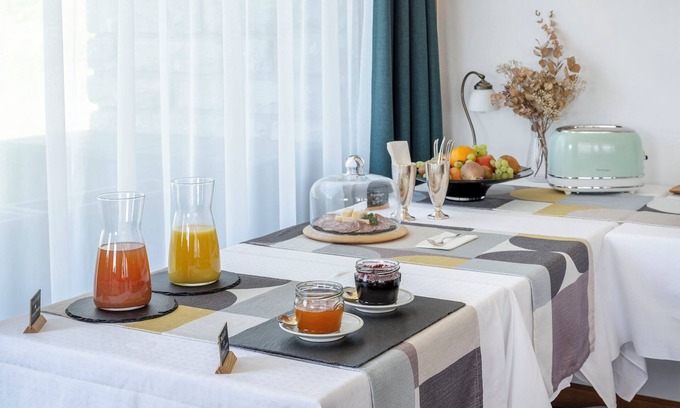 Icogne Hotel | Hôtel historique Chez Elsy - Crans-Sapins