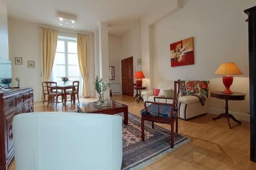 Nevers Apartment | Hôtel le Remigny XVII siècle