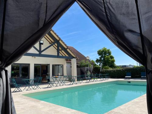 Saint-Laurent-des-Vignes Hotel | Hôtel Le Roxane
