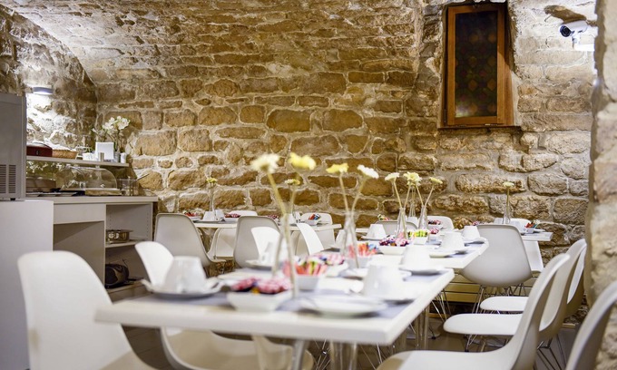 Quartier Saint-Ambroise Hotel | Hôtel Marais de Launay